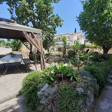 Apartman With A Parking Space , Krk - 21701 Malinska