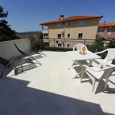 Apartman With A Parking Space , Krk - 21701 Malinska