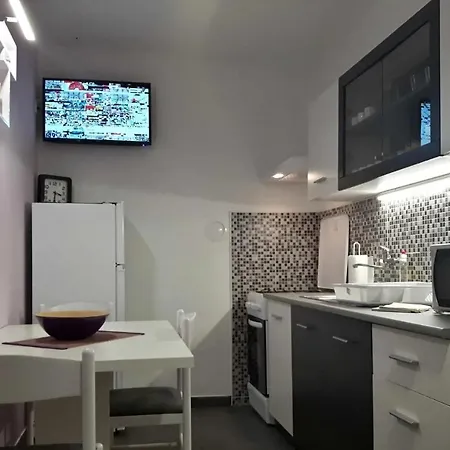 With A Parking Space , Krk - 21701 マリンスカ